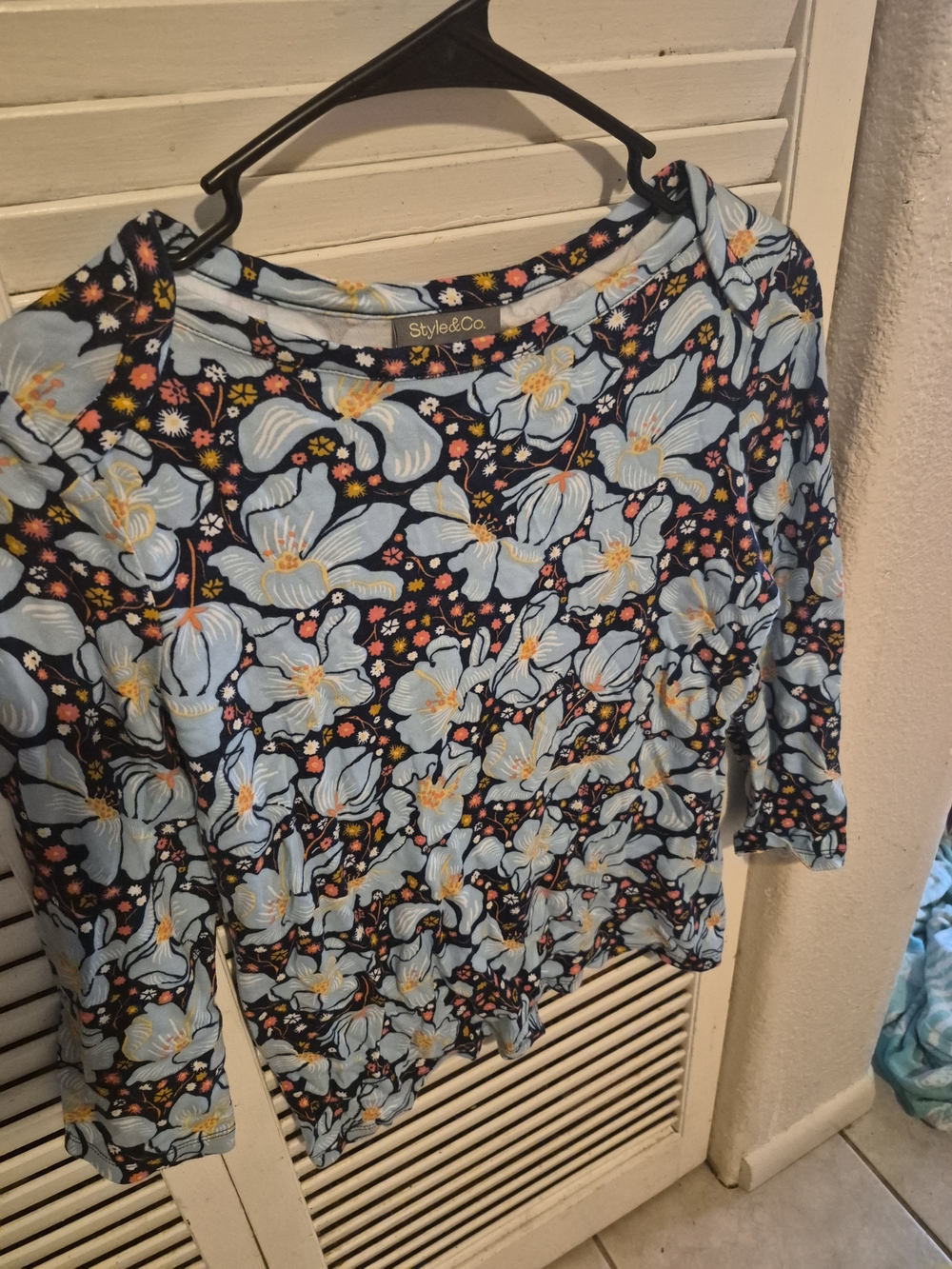 Style & Co. Navy Floral Scoop Neck Long Sleeve Top